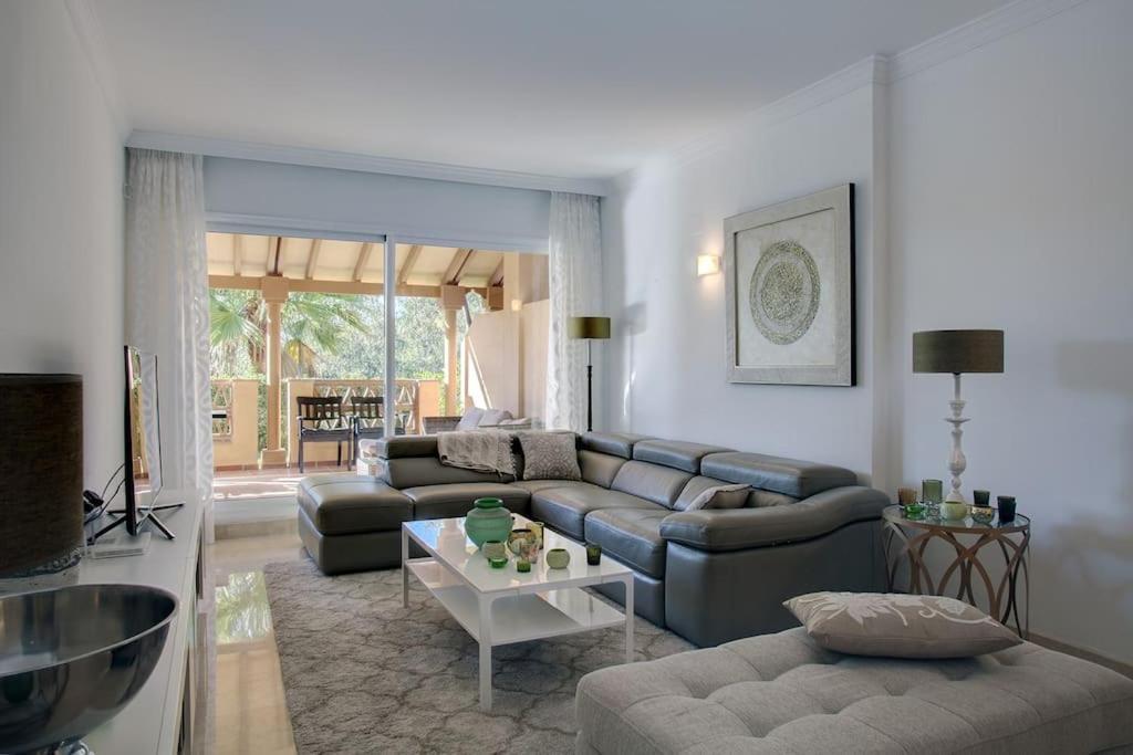 Charming Ground Floor In Elviria Marbella