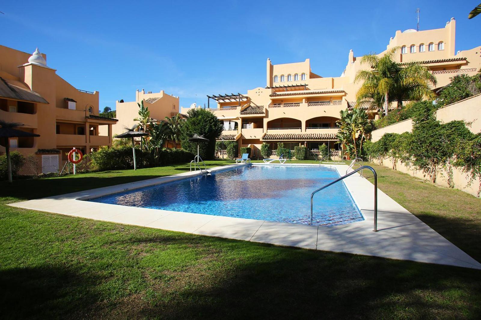 Charming Ground Floor In Elviria *