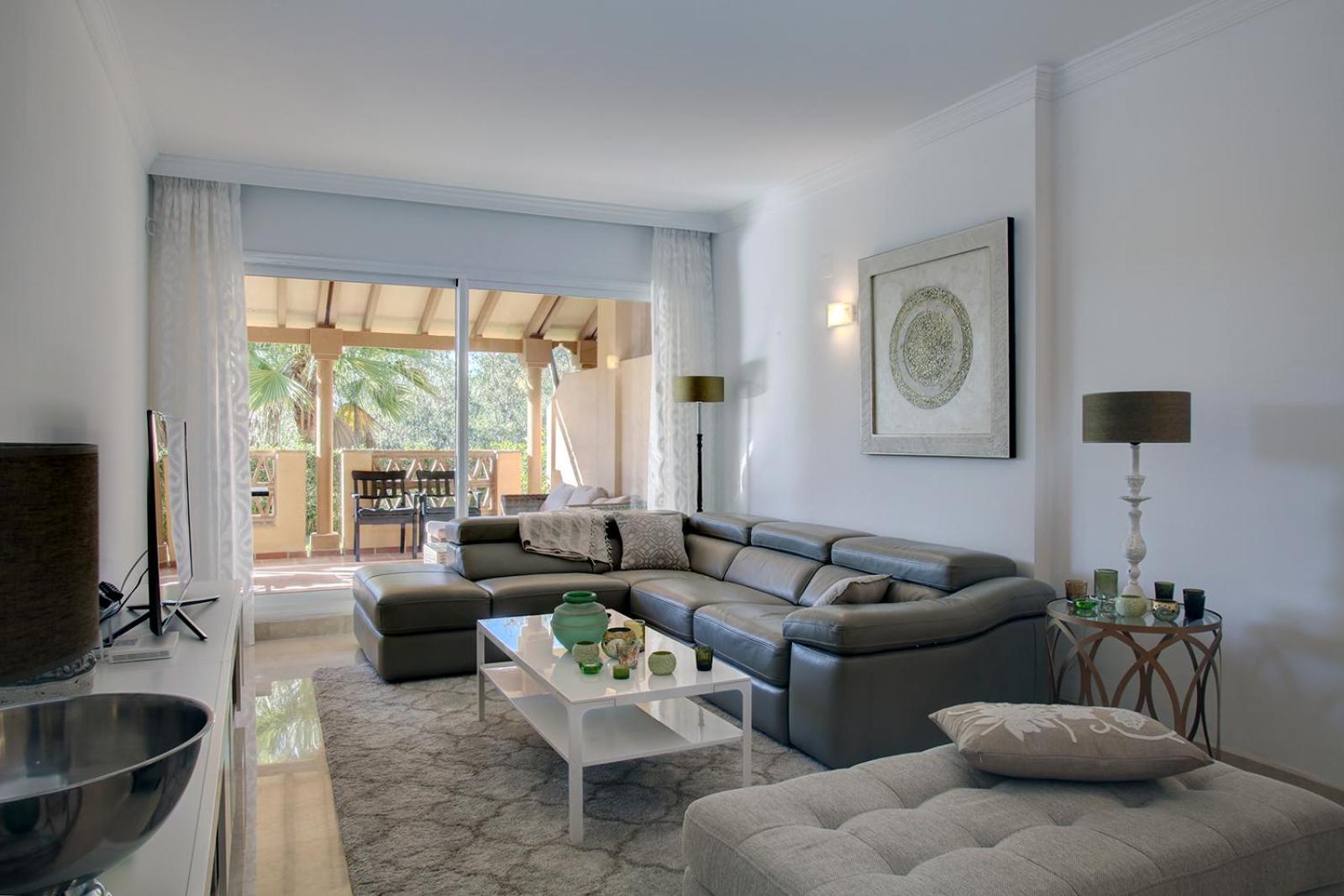 Charming Ground Floor In Elviria Apartment Marbella